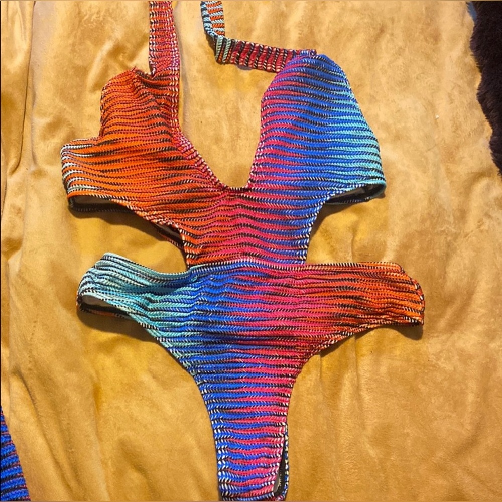 🏝️Multicolor Cut-Out One-Piece Monokini + Matching Sarong Skirt